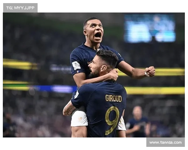 法国队备战世预赛姆巴佩笑容满面展现自信状态全力备战目标冲击世界杯 法国队备战世预赛姆巴佩笑容满面展现自信状态全力备战目标冲击世界杯