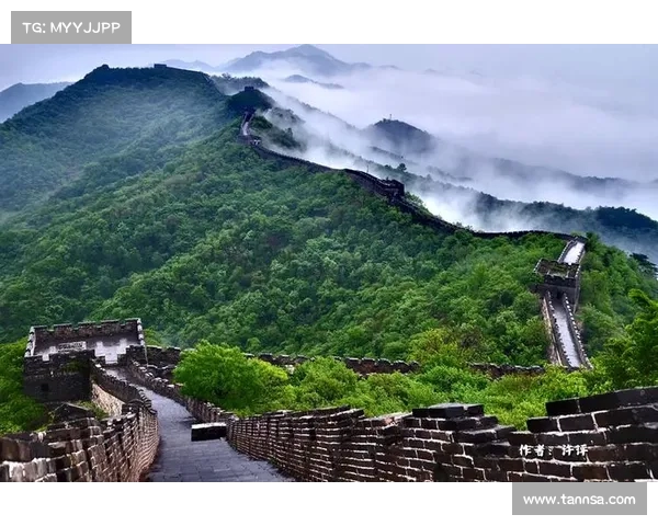 里夫斯探索长城长度震惊不已 并倾心中国传统服饰文化 里夫斯探索长城长度震惊不已 并倾心中国传统服饰文化