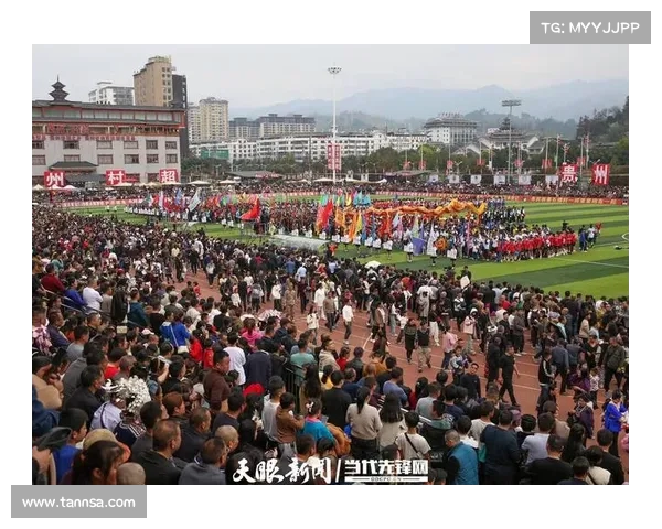 贵州榕江县18名孩子受邀观看苏超比赛 见证足球梦想新起点 贵州榕江县18名孩子受邀观看苏超比赛 见证足球梦想新起点